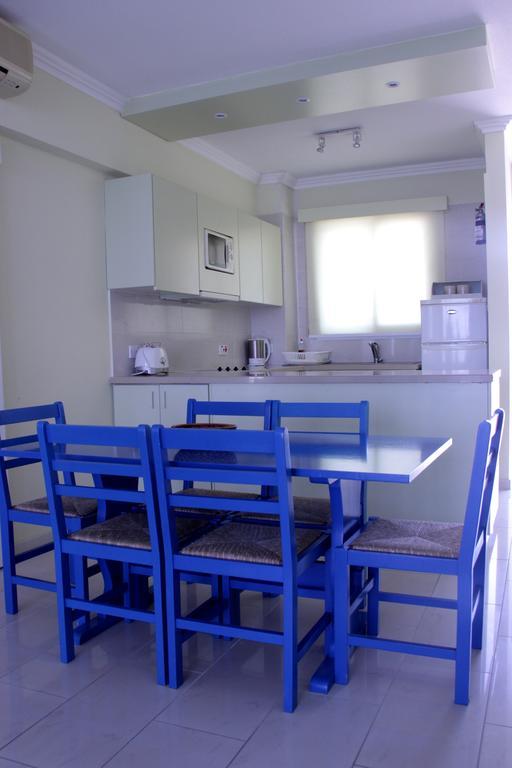 Paphinia Seaview Apartments Paphos Bagian luar foto